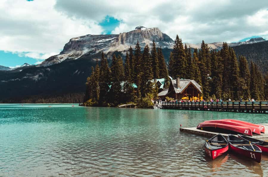 Banff: Lake Louise,Moraine, Minnewanka, Emerald Lake & Banff - Price and value: what you’re paying for