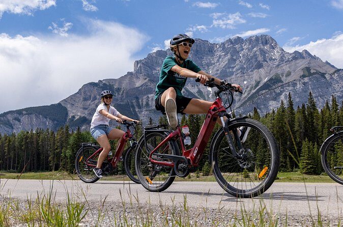 Banff Mountain Lakeside - E-bike Tour - Wildlife etiquette: how to spot animals without stressing them