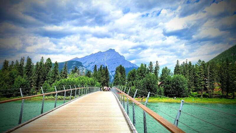 Banff Private Full-Day Tour Lake Louise, Gondola & more - Johnston Canyon Trails: Waterfalls, Rock Formations, and Smart Footwork