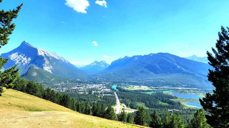 Banff Private Full-Day Tour Lake Louise, Gondola & more - What to Pack (And What Will Make Your Day Less Miserable)