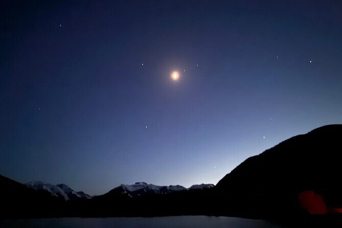 Banff Stargazing and Night Sky Tour from Canmore or Banff - Amenities included: warm drinks, blankets, and the comfort reality