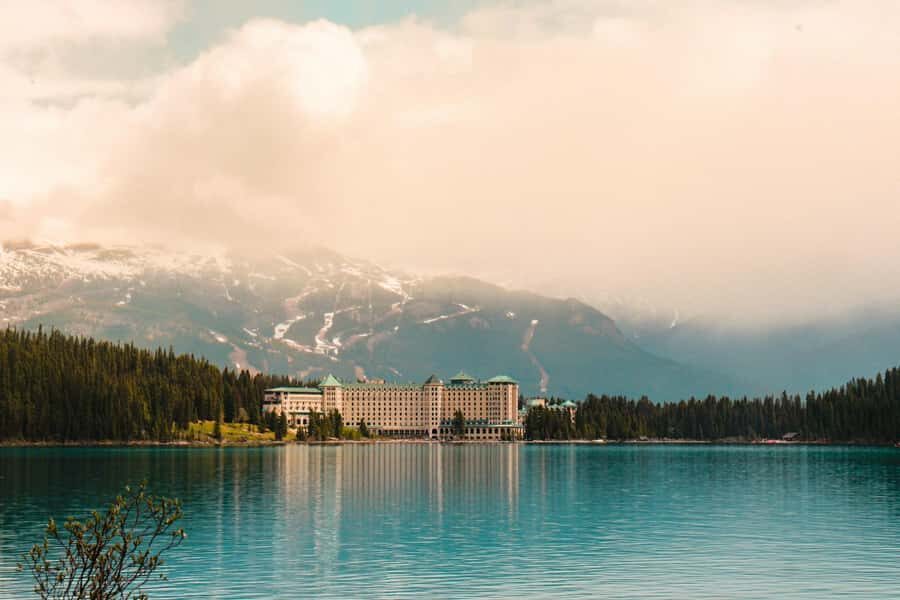 Banff Town: Lake Louise Moraine, Glacier, Peyto & Bow Lake - Timing, pacing, and why guides make the difference
