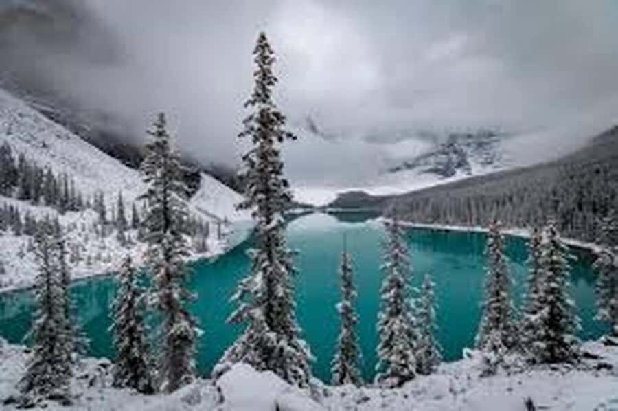 Banff town,Lake Louise, Moraine, Emerald & Johnston Canyon - Lake Louise Ski Resort break: why this pause is more important than it seems