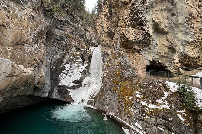 Banff, Yoho, and Icefield Parkway Private Tour - Price and value: $298.81 per group can pencil out