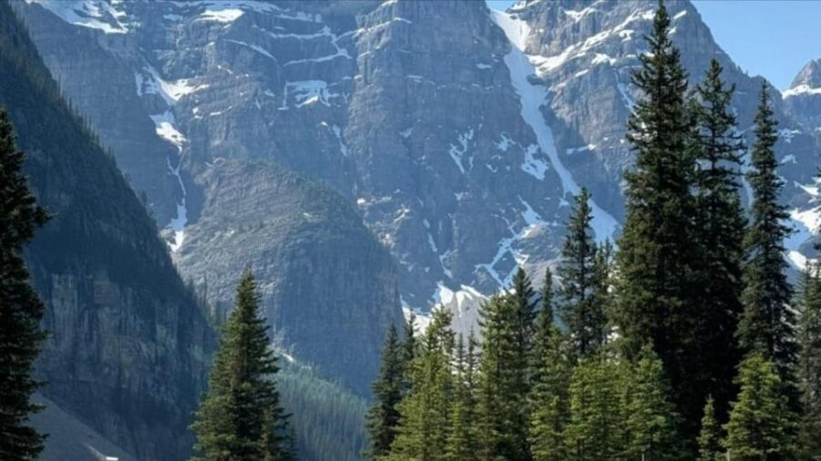 Banff:Lake Louise & Moraine Lake 1/2 Day Tour Canoe/Sightsee - Castle Mountain Photo Stop: Fortress Cliffs in 15 Minutes