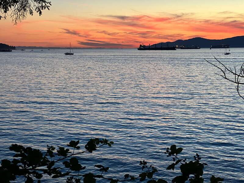 Bike and Hike Vancouver - Kitsilano and English Bay: Coastal Calm, Beach-Air Views