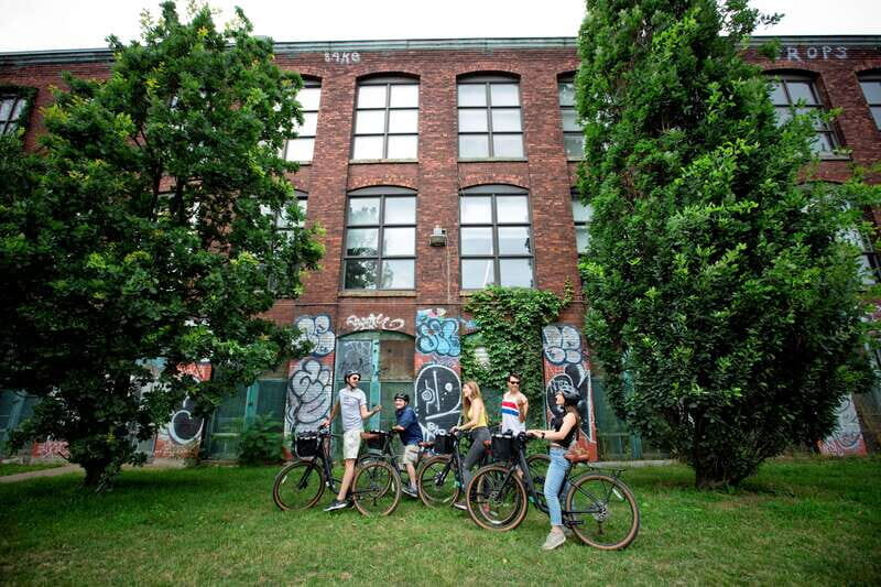 Bike/E-bike tour Plateau,MileEnd, Jean-Talon Market by Fitz - Guide Factor: How Your Experience Can Rise (or Feel Flat)