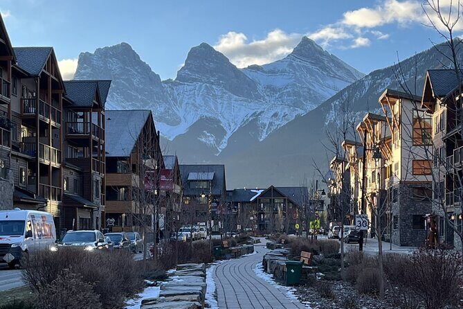 Bites and Sites of Canmore Walking Food Tour - Group size and the guide-led experience