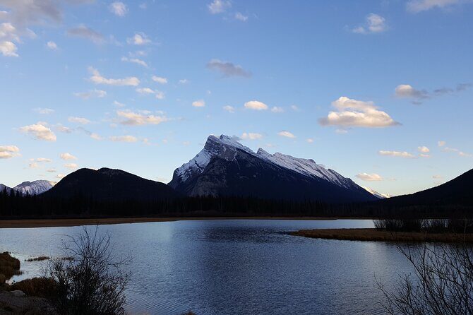 Calgary Airport Shuttle to Banff & Lake Louise - Where you meet at YYC: exact instructions, exact spot