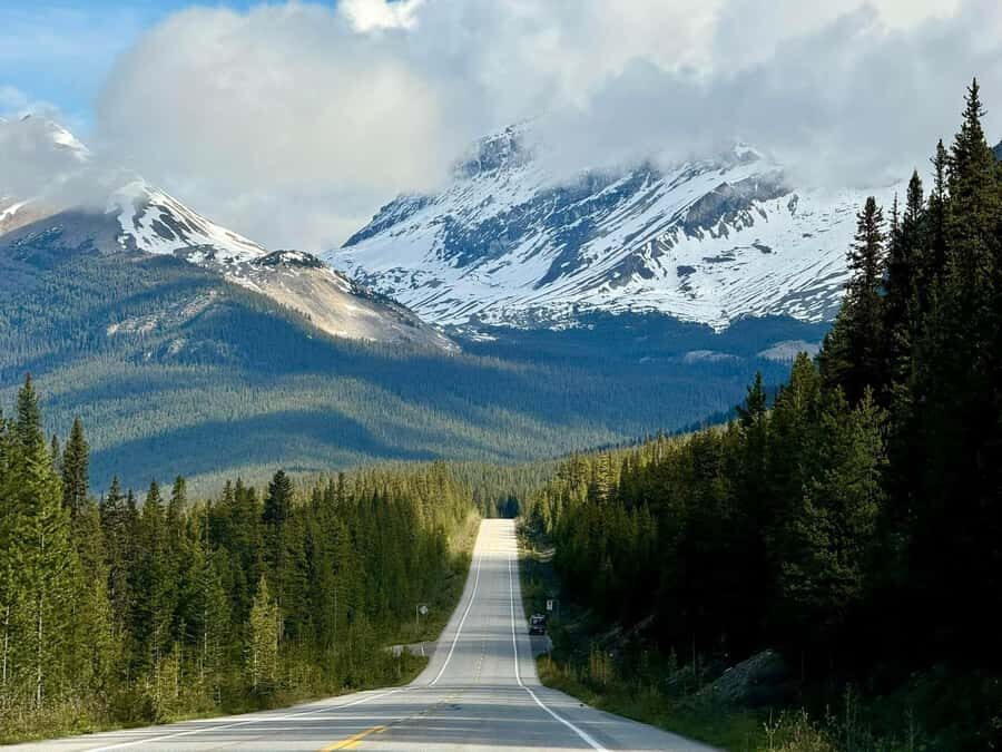 Calgary Banff: Columbia Icefield, Skywalk and Lakes Day Tour - Skywalk Over the Sunwapta Valley: The Glass-Floor Moment