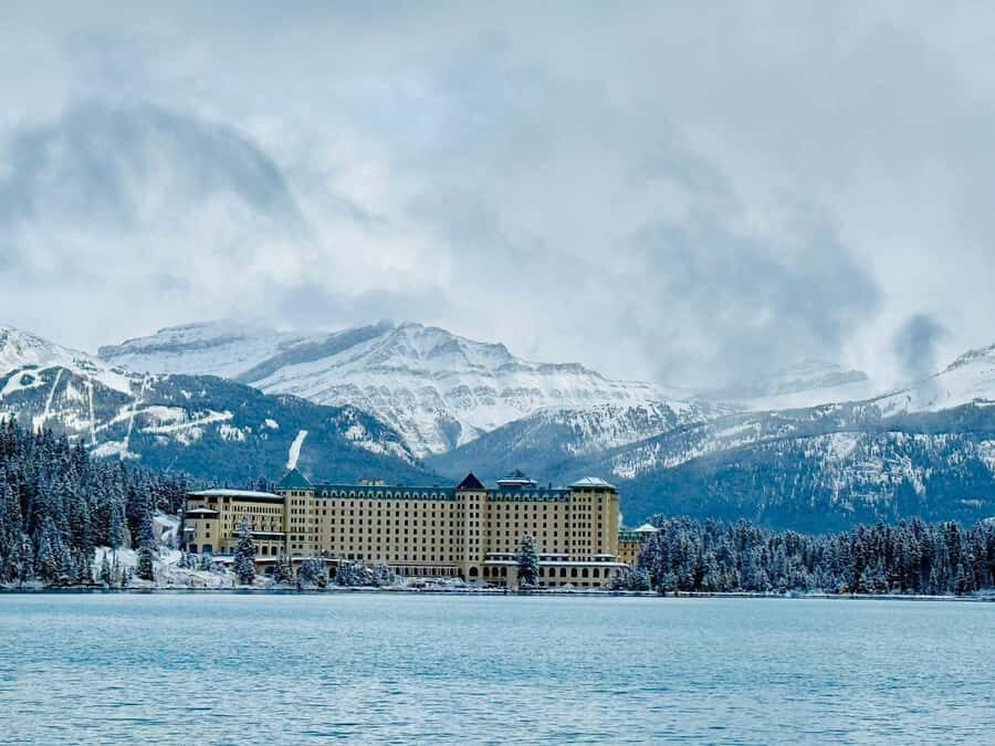 Calgary, Banff: Lake louise , Moraine ,Emerald Lake day Tour - Pickup times in Calgary, Canmore, and Banff (so you don’t start stressed)