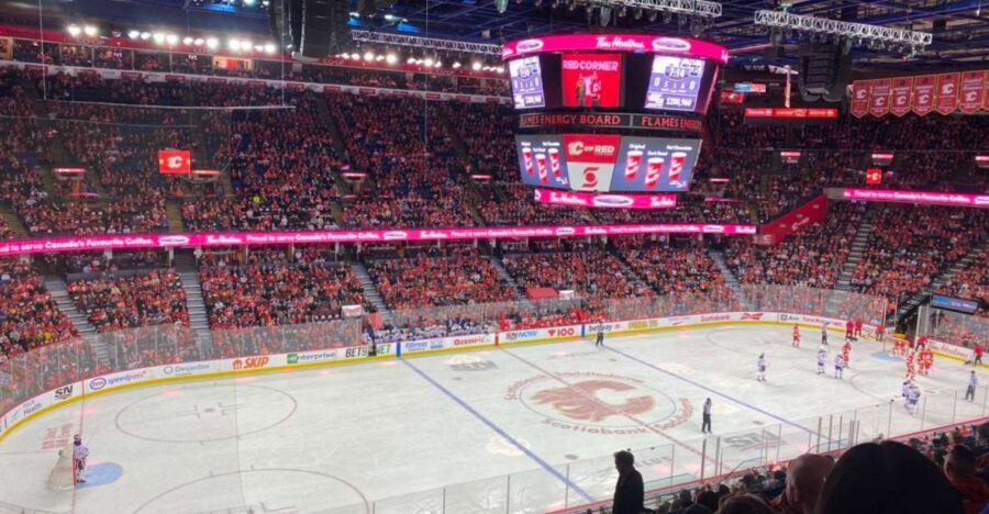 Calgary: Calgary Flames Ice Hockey Game Ticket - Scotiabank Saddledome: the kind of atmosphere you can feel in your chest