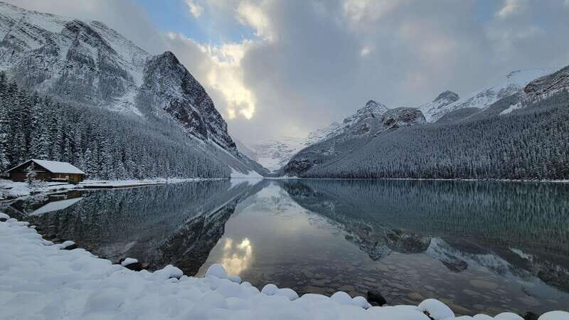 Calgary: Canmore, Banff, Lake Louise - Gondola Included - Lake Louise: glamour views plus real flexibility