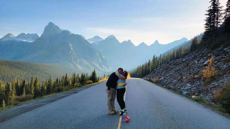 Calgary: Glaciers, Mountains, Lakes, Canmore and Banff Tour - Included value: pickup, park fees, lunch, and cold-weather gear