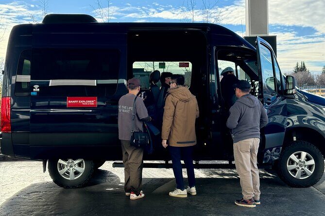 Calgary YYC Airport: Hassle-free Private Transfer to Lake Louise - How to plan your timing without overthinking it