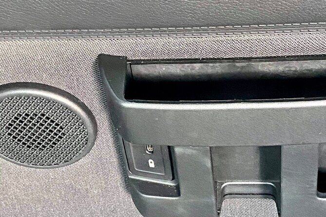 Calgary YYC Airport to Lake Louise – Private Shuttle (Round Trip) - From YYC Arrival Gate to Your Hotel: What the Door-to-Door Setup Really Means