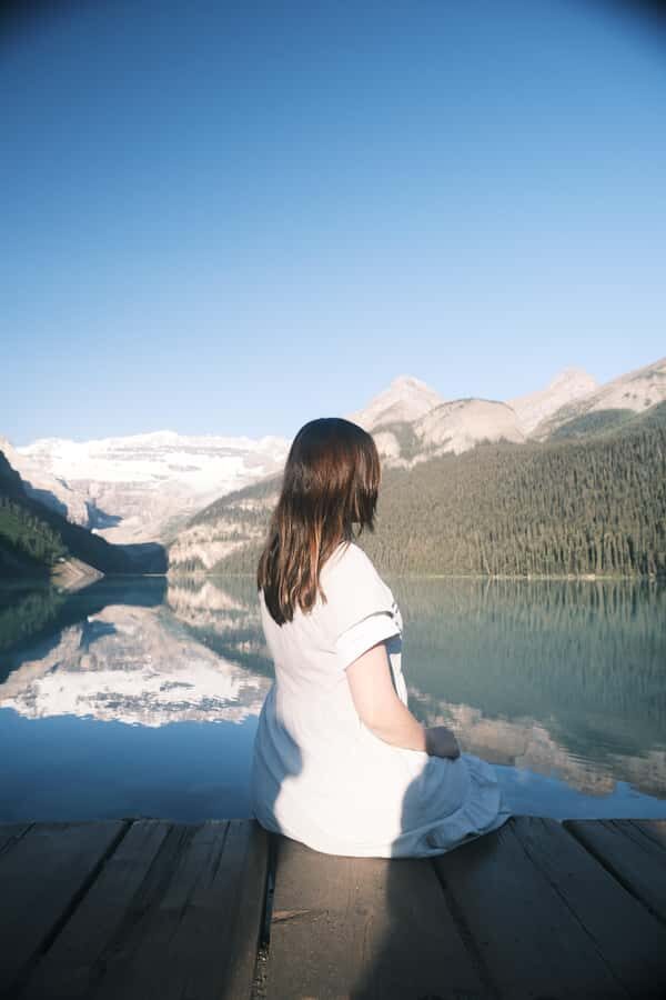 Calgary:Moraine Lake Sunrise & Lake Louise & Wildlife Safari - Bow Valley Parkway wildlife safari: 75 minutes with real timing