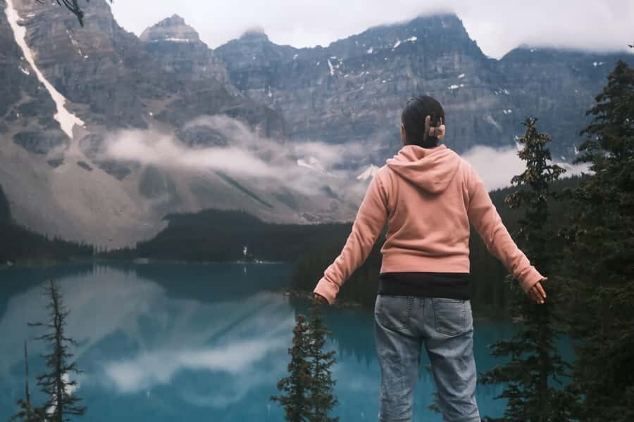 Calgary:Moraine Lake Sunrise & Lake Louise & Wildlife Safari - What $145 buys you (and when it’s worth it)