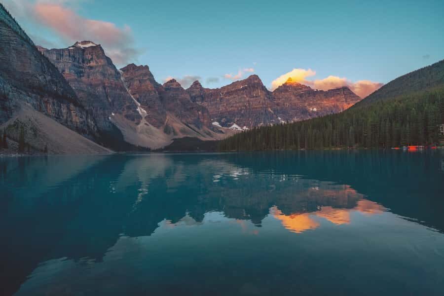 Calgary:Moraine Lake Sunrise & Lake Louise & Wildlife Safari - Moraine Lake Sunrise: early light, easier access