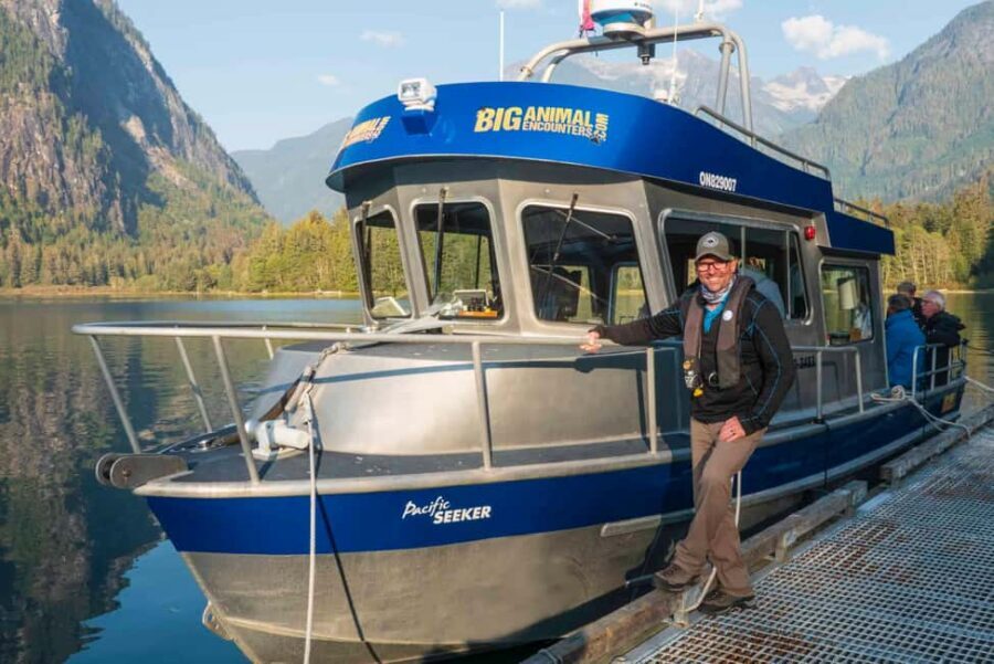 Campbell River: Grizzly Bear Expedition with Lunch - Bonus Wildlife on the Way: Whales, Eagles, and That Wild Moment of Surprise