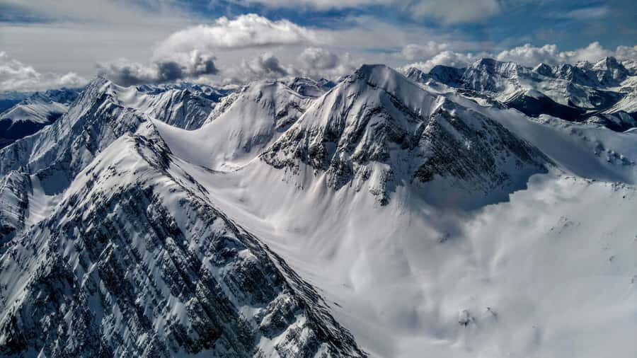 Canmore: 25-Minute Three Sisters Helicopter Tour - Meeting at Alpine Helicopters: show up ready to fly
