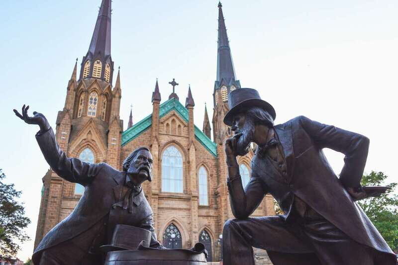 Charlottetown: Small Group Food Walking Tour - Best for first-timers, food lovers, and history snackers