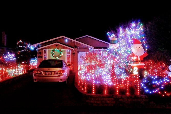 Christmas in Victoria and the Butchart Gardens - The Victoria residential light tour: seeing what locals decorate