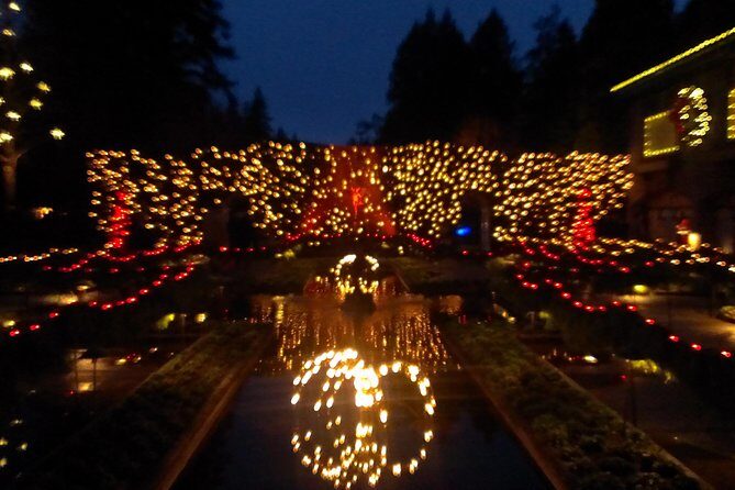 Christmas in Victoria and the Butchart Gardens - Inner Harbour finale: the classic waterfront glow