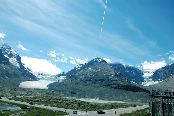 Circle West - Canadian Rockies Round Trip Bus Tour From Vancouver - Day 1: Hope carvings, Kamloops lunch, and Mount Robson’s big reveal
