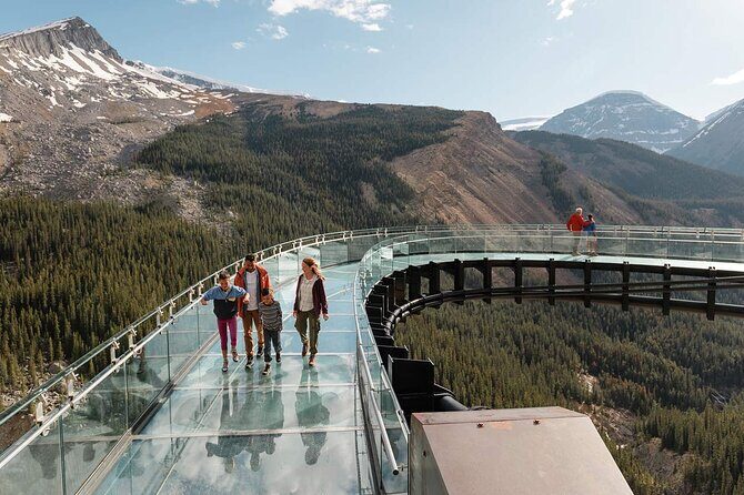 Columbia Icefield Adventure,Bow Lake,Peyto Lake in Banff & Jasper - Bow Lake: why it turns turquoise and what to watch for