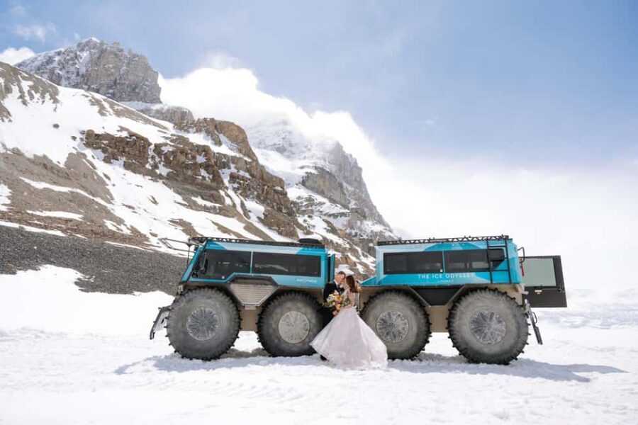 Columbia Icefield: Ice Odyssey Glacier Experience - The guided drive to Athabasca Glacier: air-conditioned comfort en route