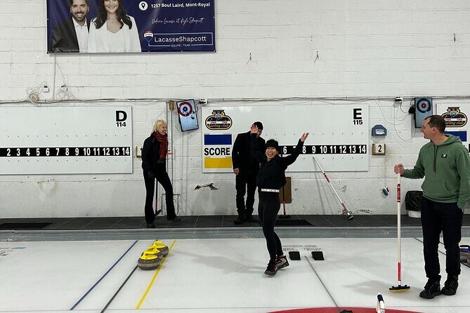 Curling Experience in Quebec City - Where It Happens: Meeting at René-Lévesque O
