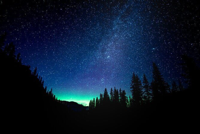 Customizable Private Half Day: Moraine Lake, Lake Louise & Beyond - Second stop: Two Jack Lake stargazing with warmth and setup