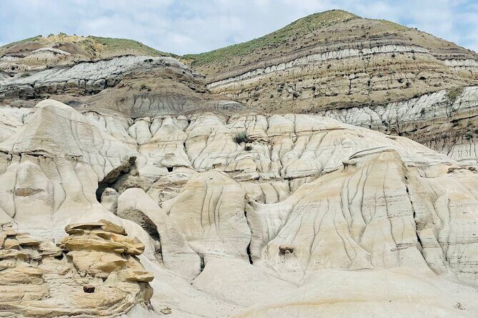 Day of Dinosaurs & Hoodoos from Calgary to Drumheller Badlands - A quick hit at the world’s largest dinosaur
