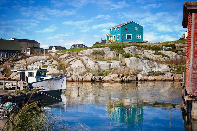 Day Trip to Lunenburg, Mahone Bay and Peggy's Cove from Halifax - Getting Started From Halifax: Cruise Terminal to Hotel Pickup
