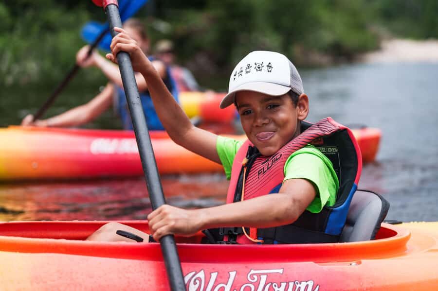Descent of the Gouffre River in Baie-St-Paul, Charlevoix - La Familiale - Families and kids: choosing single, double, or triple kayaks