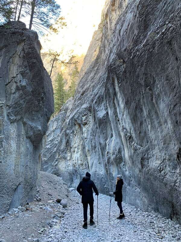 Discover Ancient Pictographs - Guided Canyon Hiking Tour 3H - Canmore canyon hiking: the timing and how the 3 hours runs