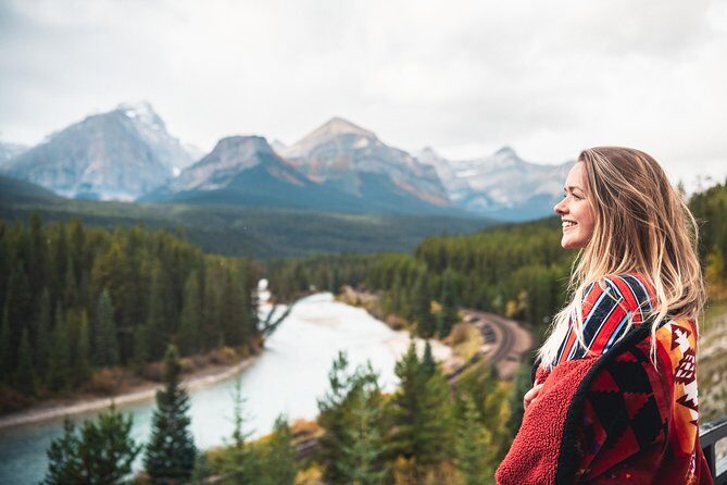Discover Lake Louise (Spring & Fall Sightseeing) - Lake Louise shore walk and Fairmont Chateau views