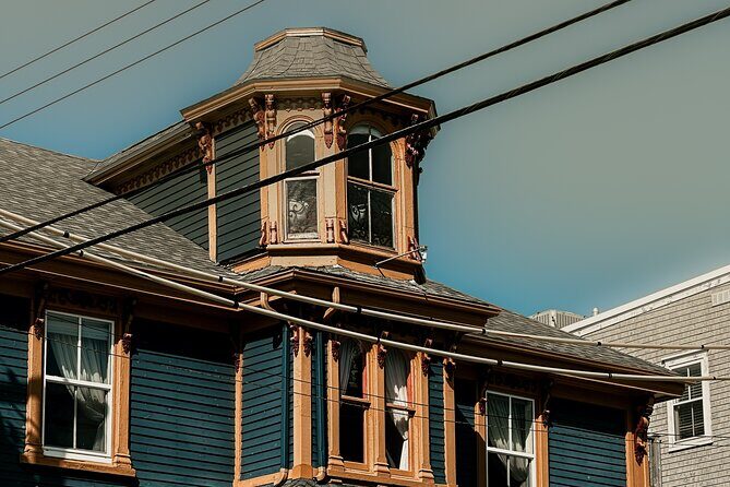 Discover Lunenburg and Mahone Bay Guided Tour - Lunenburg Historic District: Architecture, Bluenose II Photos, and the Maritime Museum Choice