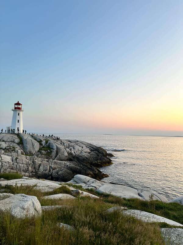Discover Peggy's Cove: Private Journey from Halifax - Getting picked up in Halifax without the stress