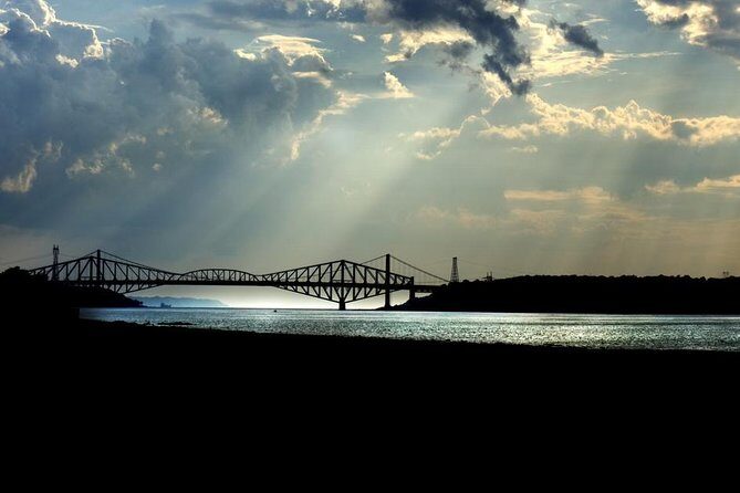 Discover Quebec With a Private 4-Hour City Tour - City-accredited guide commentary that keeps the story straight