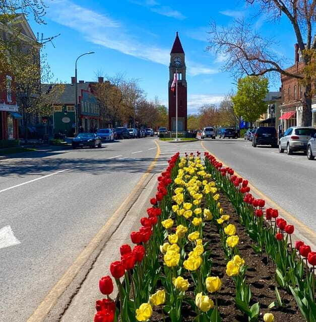 Discovery Tour: From Niagara Falls to Niagara-on-the-Lake - Floral Clock, Look Off, and Queen’s Royal Park: the best photos per minute
