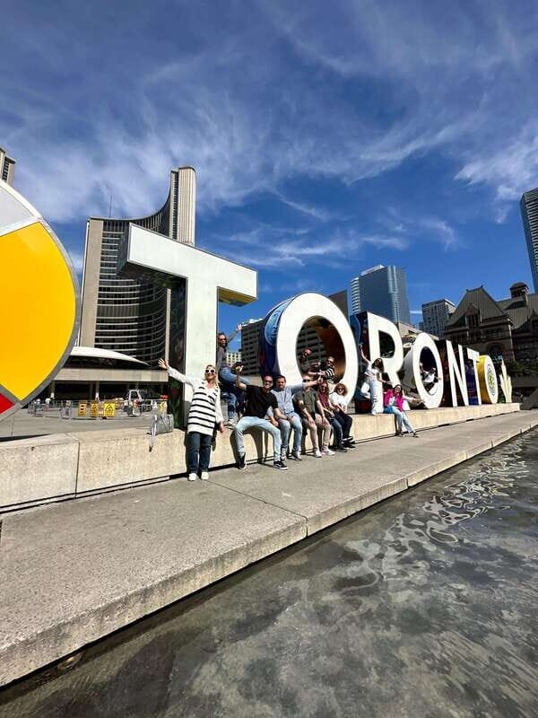 Downtown Toronto: Walking tour experience. English/Spanish - Distillery District: cobblestones and Victorian-era texture