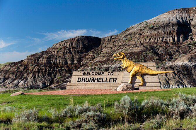 Drumheller and Badlands Full-Day Tour with a Small Group - Royal Tyrrell Museum: Fossils Plus a Working Feel