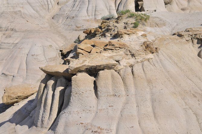 Drumheller Dinosaur Valley & Horseshoe Canyon Adventure Day Tour - Horseshoe Canyon: The Glacier-Carved “U” That Sets the Mood