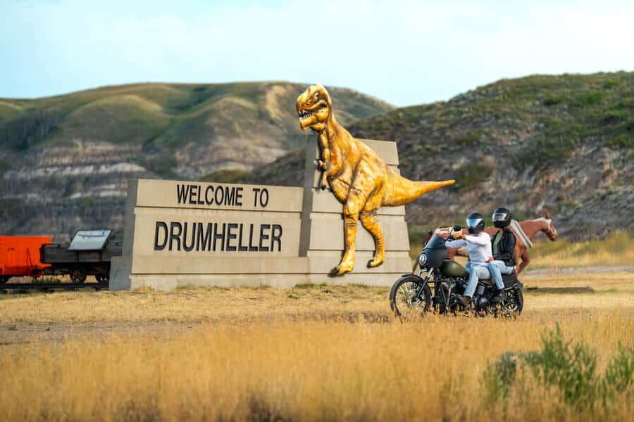 Drumheller: Dinosaurs, Canyons, & Hoodoos Day Tour - Drumheller Works as a One-Day Trip From Calgary