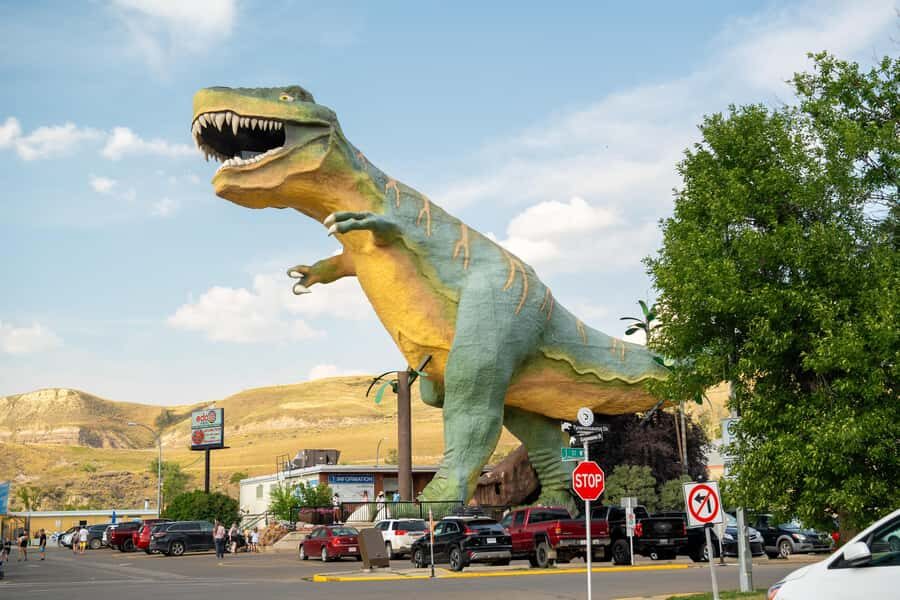 Drumheller: Dinosaurs, Canyons, & Hoodoos Day Tour - Lunch Break: A Simple Pause in the Middle of the Excitement