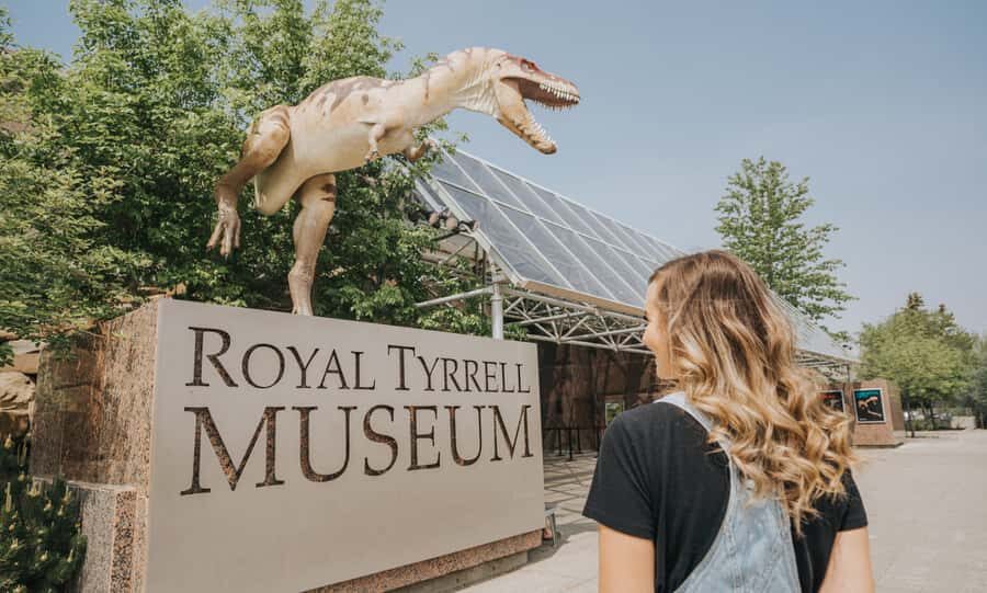 Drumheller: Dinosaurs, Museum, & Hoodoos Day Tour - A Dinosaur-Filled Day Trip Out of Calgary