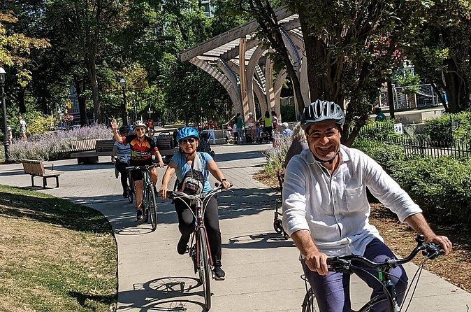 E-bike Toronto's Dynamic Neighbourhoods - St. James Town: a world within a block