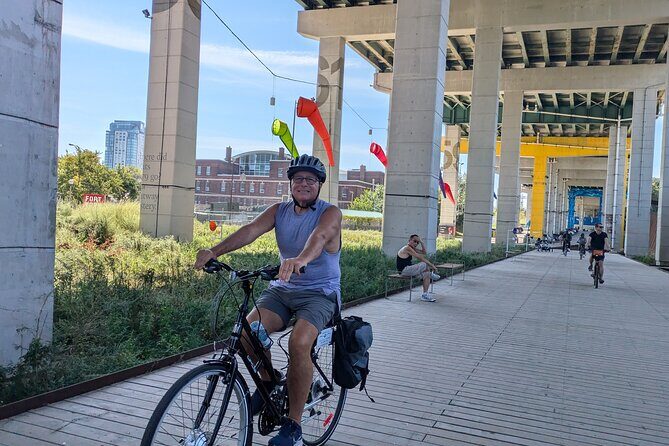 E-bike Toronto's Dynamic Neighbourhoods - Bloor Street Cultural Corridor: arts and everyday life in one ride